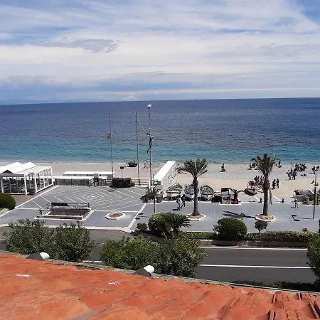 Sea Attic By Holiday World Apartman Noli